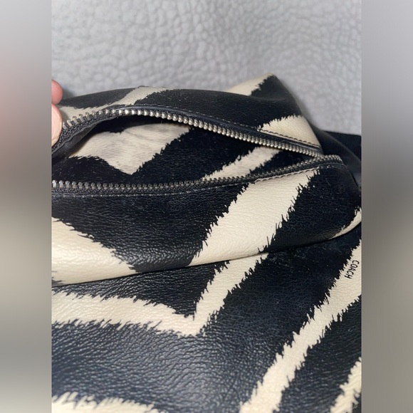 COACH Signature Mini Charlie Zebra Print Backpack black chalk - Picture 6 of 10